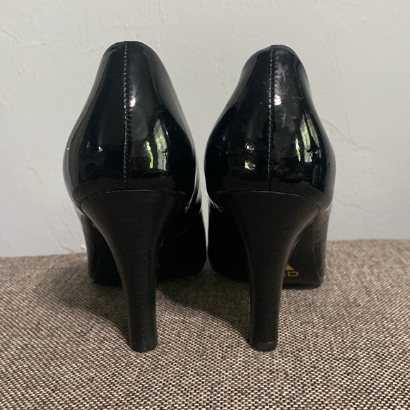 Liuid black open toed heels, size 9. - Picture 5 of 15